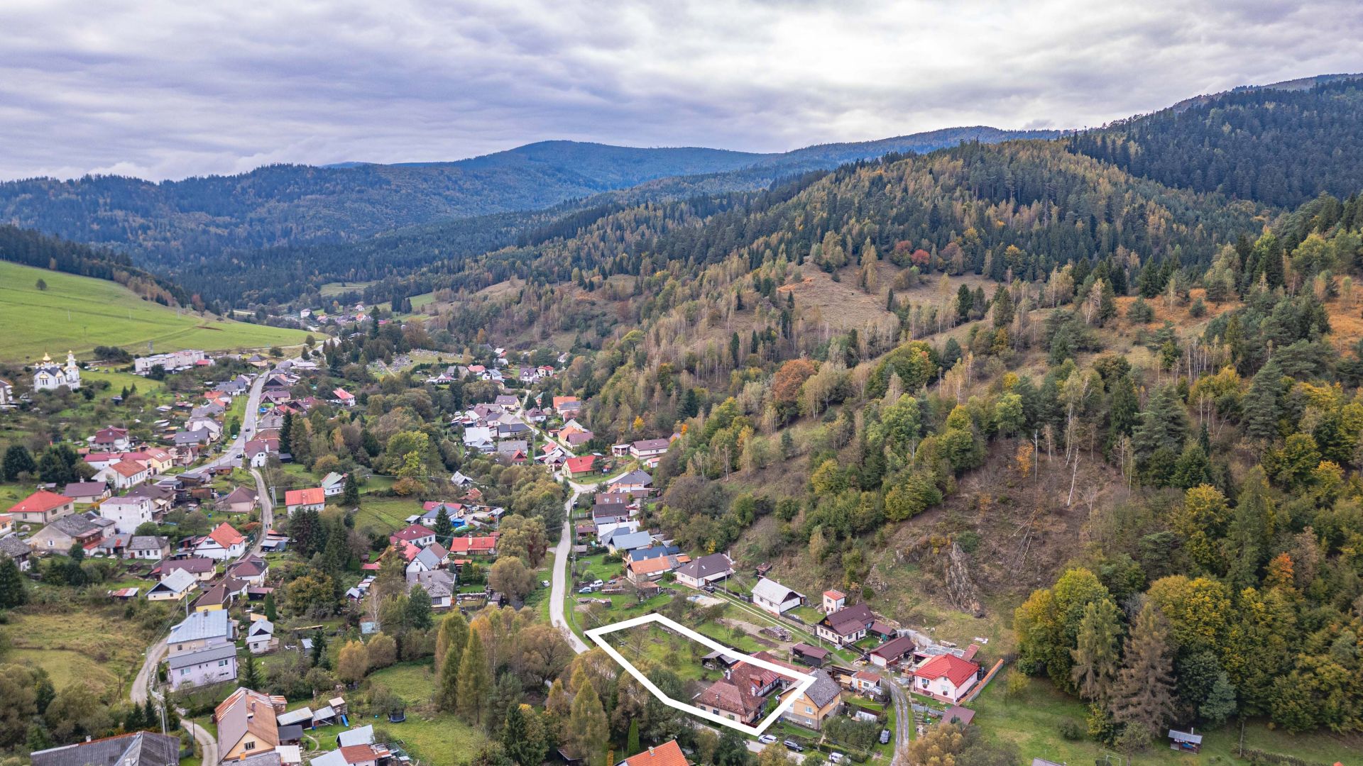 rodinný dom s 17 ár.pozemkom, obec Smolník, KE-okolie